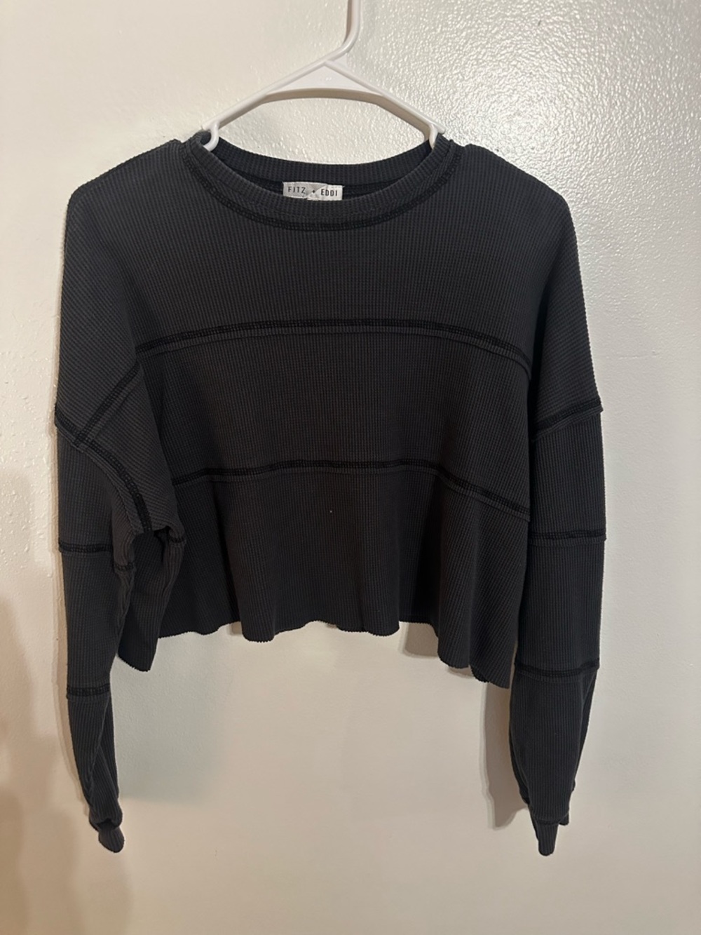 Ribbed Cropped Long-Sleeve Top in Black • Size M